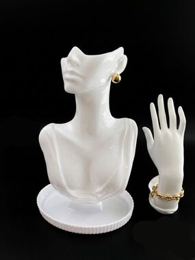 Resin Jewelry Display & wood Hand Display